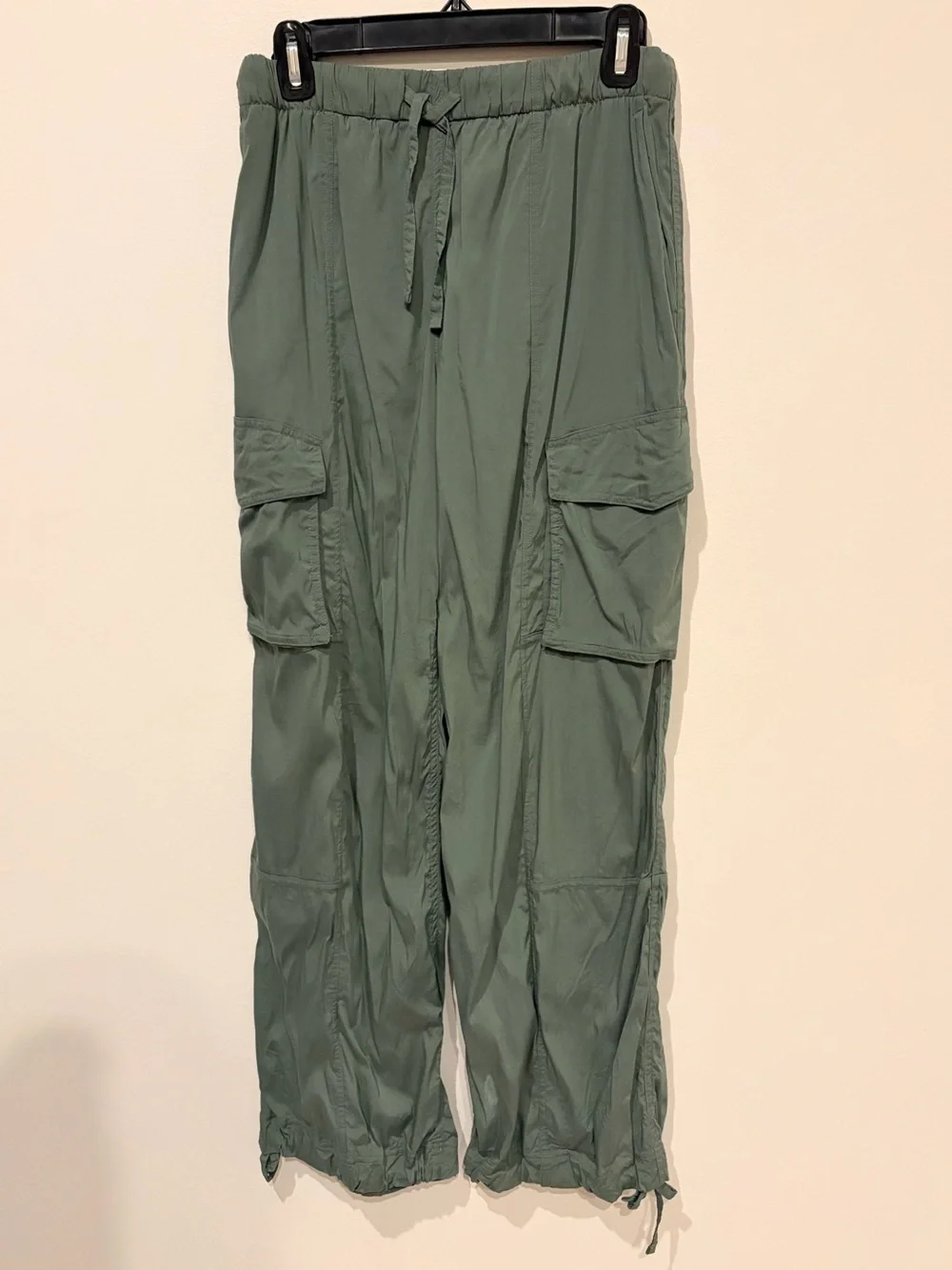 Lululemon Lightweight Adjustable Mid-Rise Cargo Pant | Size: XS